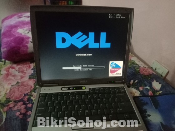 Dell D600